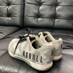 No Bulls women’s size 7